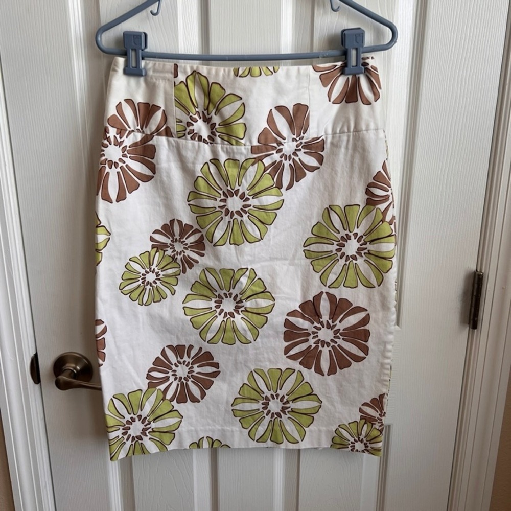 Courtenay White Floral Print Pencil Skirt Women's Size 10 Career‎ Office